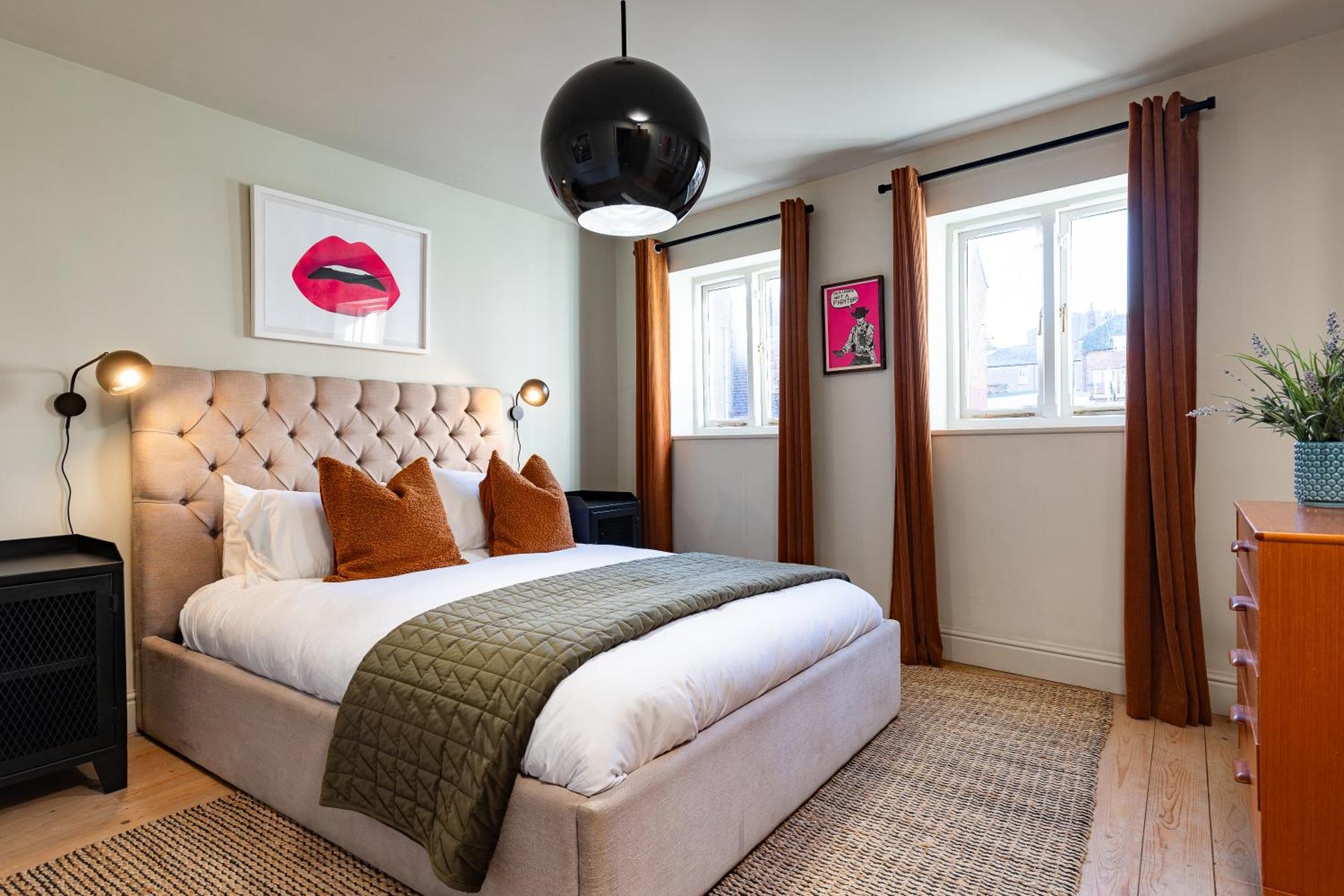 Stylish Seaside Home With King Beds And Parking Scarborough Exterior photo